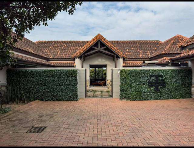 5 BEDROOM HOUSE FOR SALE IN ZIMBALI ESTATE
